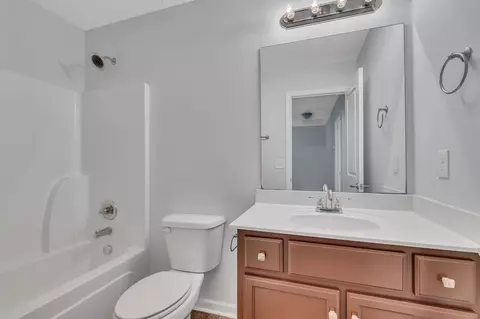 Bath - 1653 Warmingfield Dr, Murfreesboro, TN 37127 photo 4 of 4