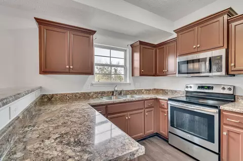 Kitchen - 1653 Warmingfield Dr, Murfreesboro, TN 37127 photo 3 of 5