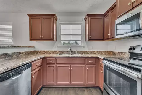 Kitchen - 1653 Warmingfield Dr, Murfreesboro, TN 37127 photo 4 of 5