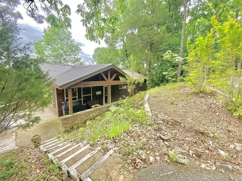 204 Lakeview Ln, Sugar Tree, TN 38380