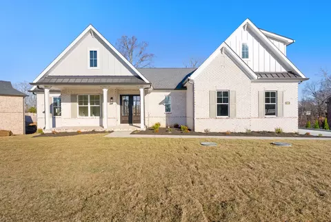 568 Dixie Ln, Pleasant View, TN 37146