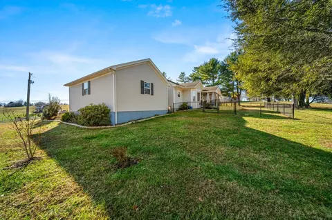 Exterior - 8190 Greenbriar Rd, Talbott, TN 37877 photo 11 of 11
