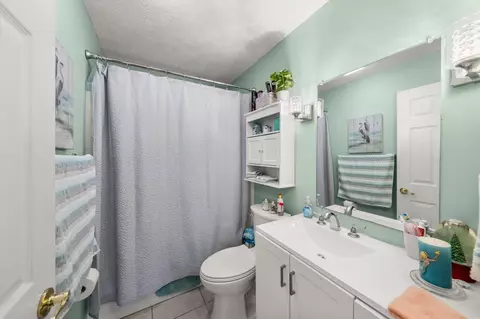 Bath - 8190 Greenbriar Rd, Talbott, TN 37877 photo 3 of 3