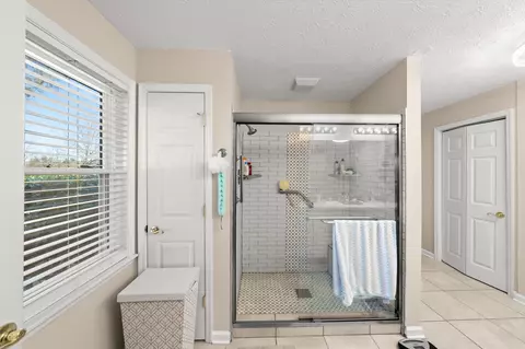 Bath - 8190 Greenbriar Rd, Talbott, TN 37877 photo 1 of 3