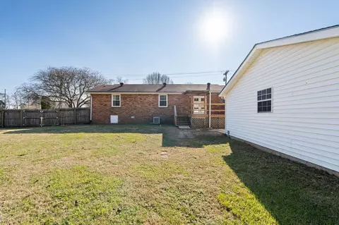 Exterior - 7123 Stroop Ln, Murfreesboro, TN 37129 photo 5 of 8