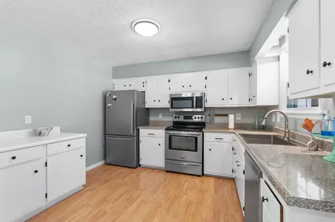 Kitchen - 7123 Stroop Ln, Murfreesboro, TN 37129 photo 1 of 2