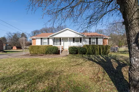 Exterior - 7123 Stroop Ln, Murfreesboro, TN 37129 photo 2 of 8