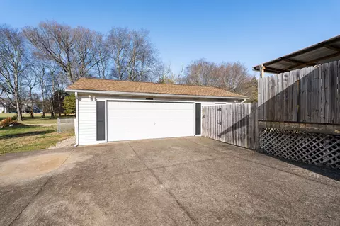 Exterior - 7123 Stroop Ln, Murfreesboro, TN 37129 photo 8 of 8
