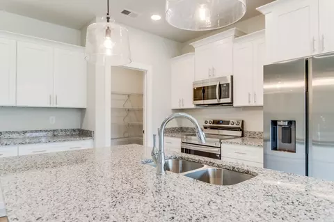 Kitchen - 1078 Old Well Rd, Morrison, TN 37357 photo 7 of 9