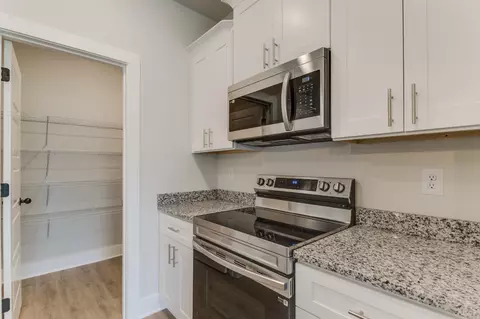 Kitchen - 1078 Old Well Rd, Morrison, TN 37357 photo 5 of 9