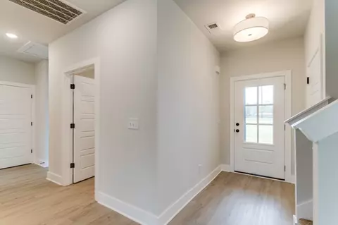 Entry Way - 1078 Old Well Rd, Morrison, TN 37357 photo 2 of 4