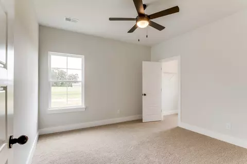 Bedroom - 1078 Old Well Rd, Morrison, TN 37357 photo 4 of 11