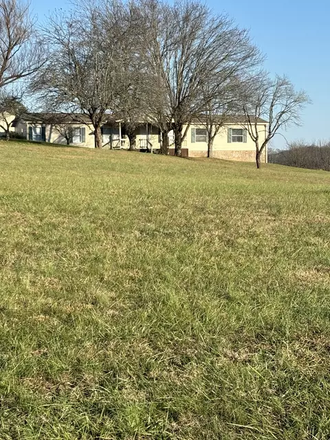 2475 Canoe Branch Rd NW, Lebanon, TN 37087