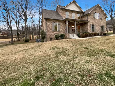 1755 Mayflower Dr, Columbia, TN 38401