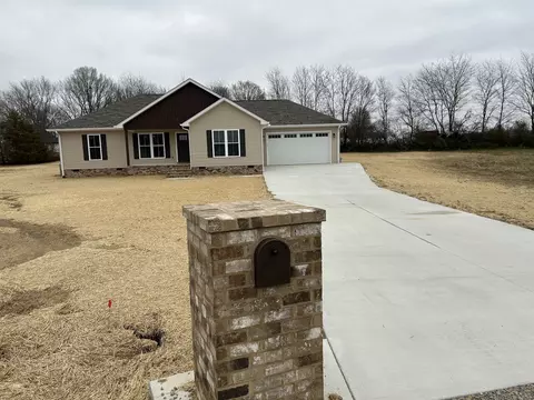189 College Ct, Leoma, TN 38468