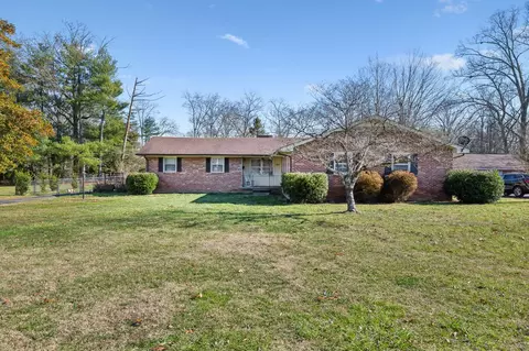 203 Greenfield Ave, Tullahoma, TN 37388