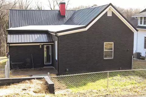 305 Willow St, Springfield, TN 37172 photo 2