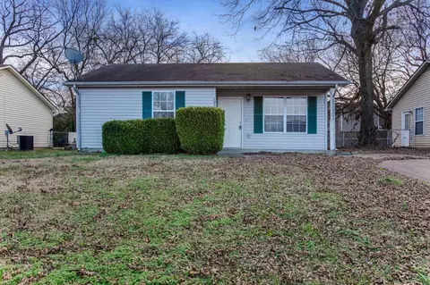 1039 Shadow Ridge Ave, Oak Grove, KY 42262