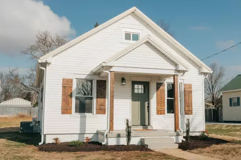 332 Deller St, Lawrenceburg, TN 38464