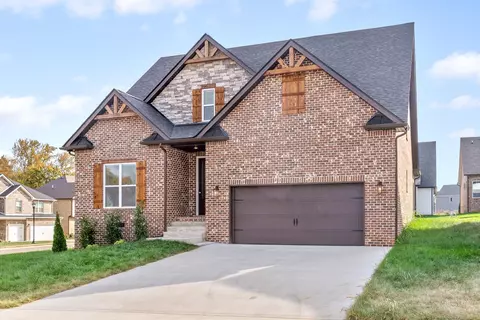 498 Spiderwort Dr, Clarksville, TN 37043