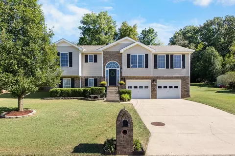 1035 Hedge Apple Dr, Clarksville, TN 37040