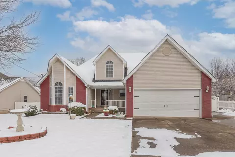489 Forest Ridge Dr, La Vergne, TN 37086