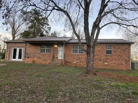 907 Miles Rd, Pulaski, TN 38478
