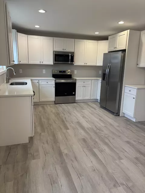 Kitchen - 2079 Old Well Rd, Morrison, TN 37357 photo 4 of 4