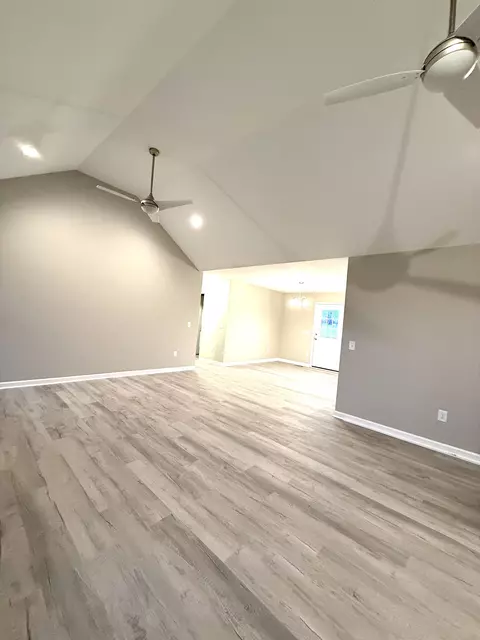 Living - 2079 Old Well Rd, Morrison, TN 37357 photo 2 of 2