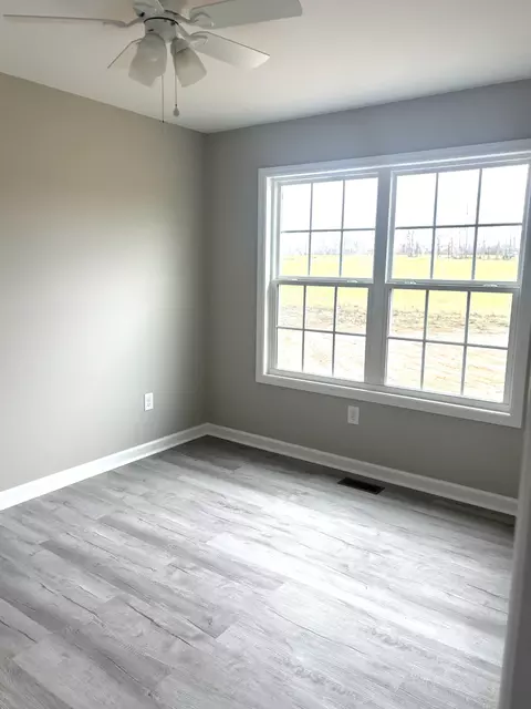 Bedroom - 2079 Old Well Rd, Morrison, TN 37357 photo 2 of 3