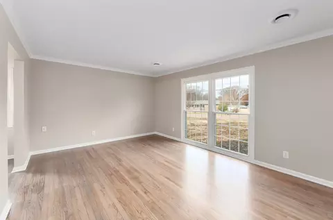 Living - 150 Montclair Dr, Jackson, TN 38301 photo 4 of 14