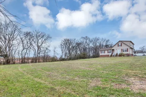 3013 Mackenzie Ln, Columbia, TN 38401 photo 3