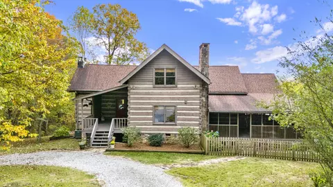 1018 Canyon Rim Dr, Soddy Daisy, TN 37379