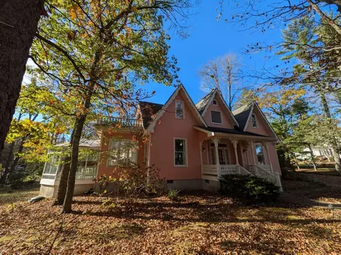 1216 Peter Pan Rd, Lookout Mountain, GA 30750
