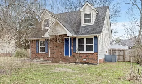 2805 Salem Ln, Springfield, TN 37172