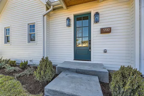 1700 Boscobel St, Nashville, TN 37206