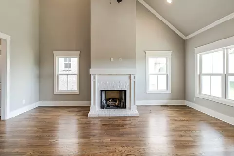 Living - 3003 Turnstone Trce, Spring Hill, TN 37174 photo 1 of 2