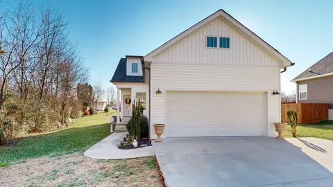 207 Hayes St, Smithville, TN 37166