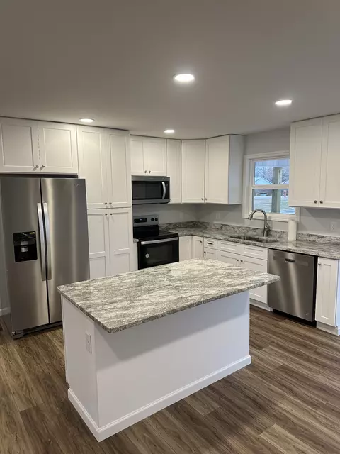 Kitchen - 904 Nicholson St, Decherd, TN 37324 photo 2 of 2