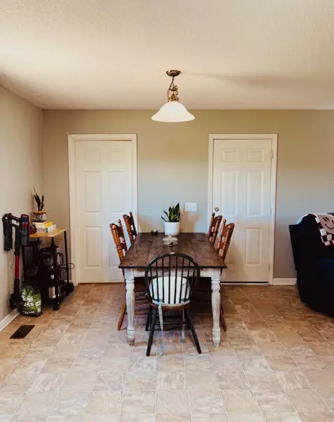 Dining - 100 Modena Cir, Decherd, TN 37324 photo 1 of 1