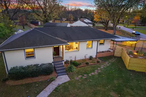 4217 Saunders Ave, Nashville, TN 37216