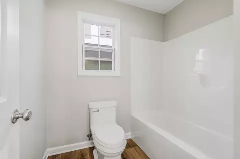 Bath - 112 Reece Rd, Baxter, TN 38544 photo 1 of 2