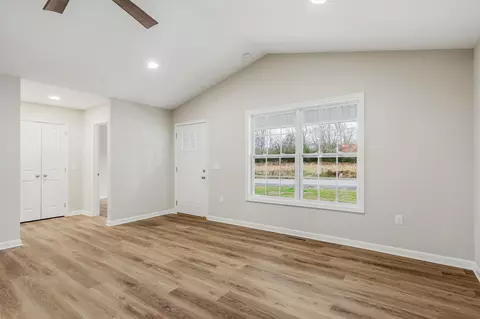 Living - 112 Reece Rd, Baxter, TN 38544 photo 2 of 3