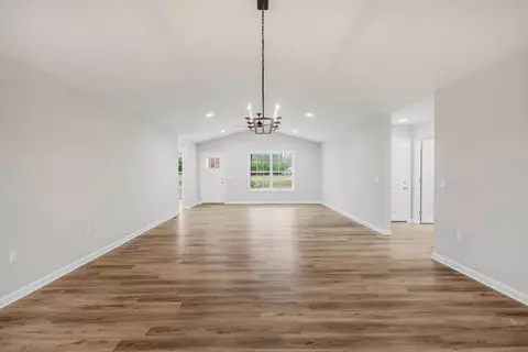 Living - 112 Reece Rd, Baxter, TN 38544 photo 3 of 3