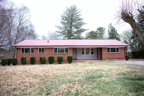 101 Lakeshore Dr, Mcminnville, TN 37110