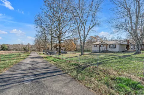 420 Log Wall Rd, Dickson, TN 37055 photo 4
