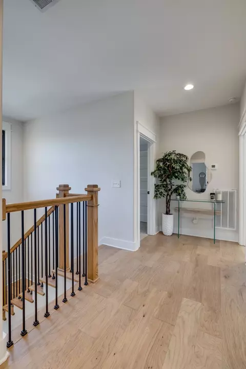 Entry Way - 1207 Leaf Ave, Murfreesboro, TN 37130 photo 2 of 2