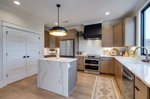 Kitchen - 1207 Leaf Ave, Murfreesboro, TN 37130 photo 3 of 4
