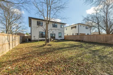 Exterior - 1207 Leaf Ave, Murfreesboro, TN 37130 photo 3 of 7