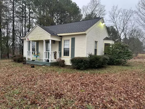 Exterior - 402 E Main St, Loretto, TN 38469 photo 2 of 7